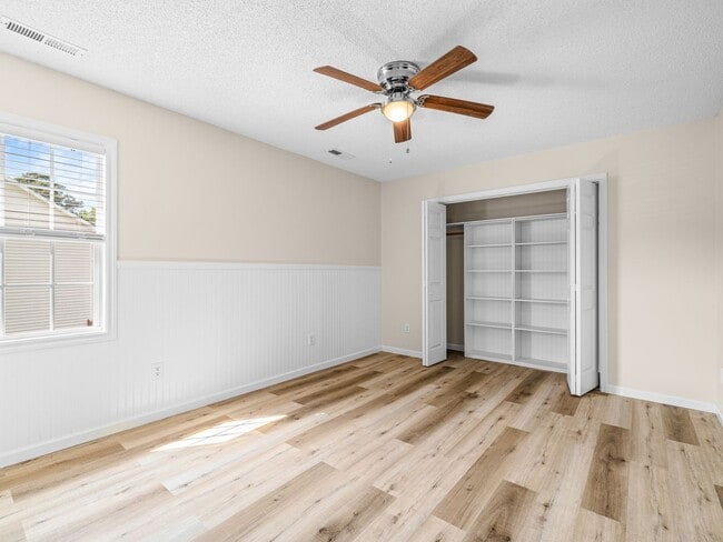 Building Photo - Aragona Village