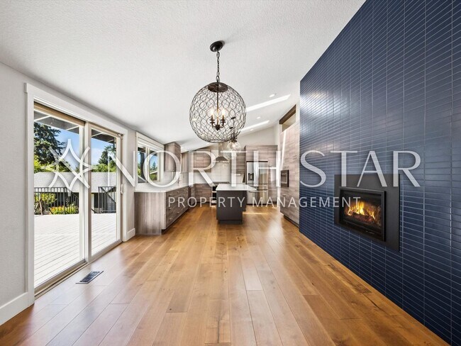 Building Photo - 860 S Skyland Dr