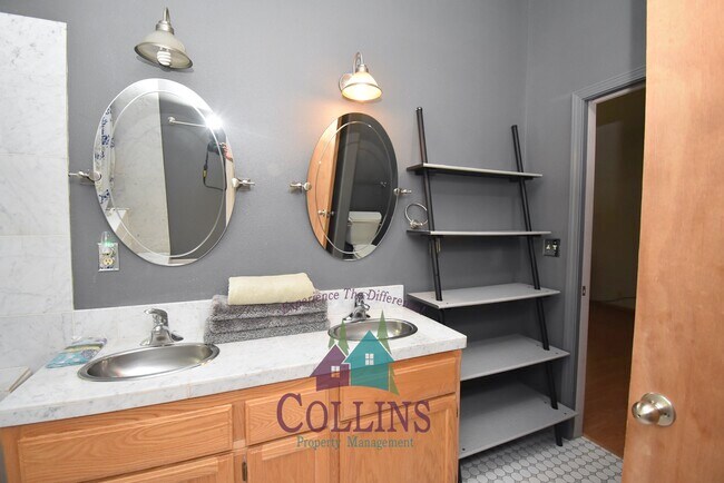 Building Photo - 12999 Capitol Dr