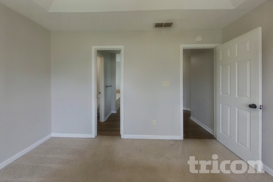 Building Photo - 705 Claven Ct