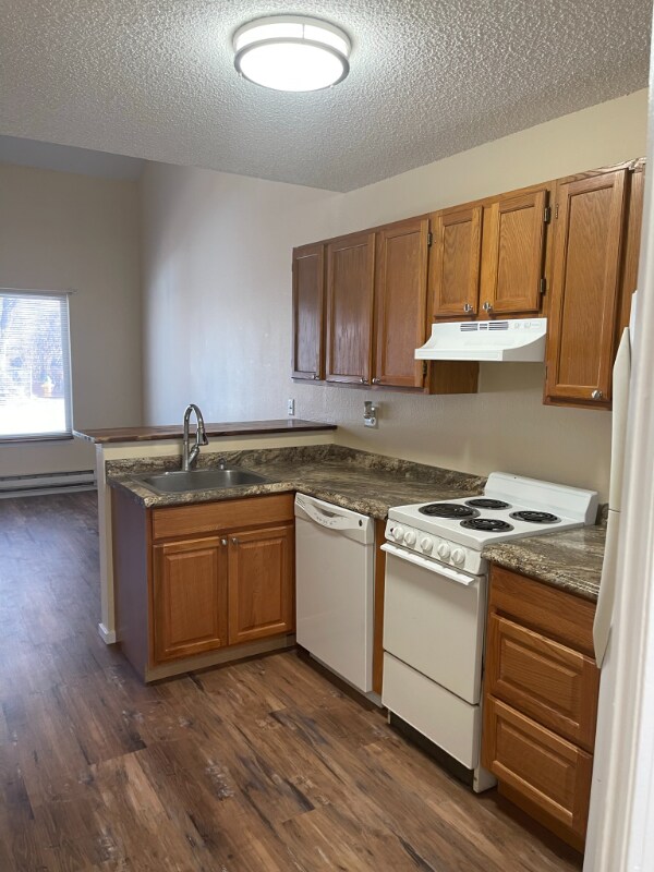 Building Photo - 153 Wellington St