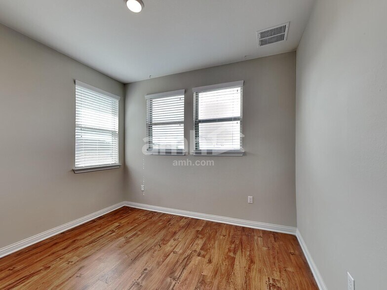 Building Photo - 8113 Turnberry Ln
