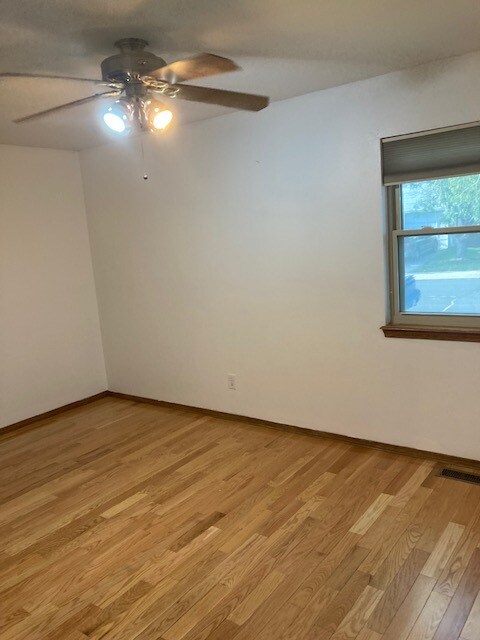 Building Photo - 5887 Granby Hill Dr
