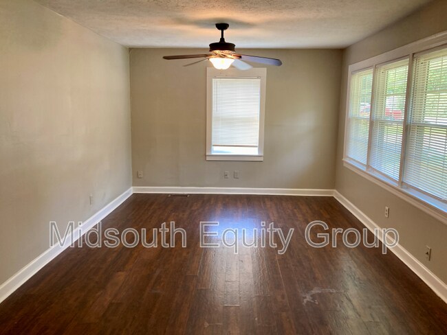 Building Photo - 54 Monroe Ave