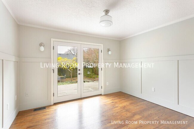 Building Photo - 7096 N Cambridge Ave