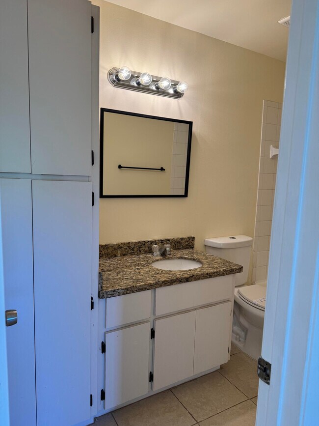 Building Photo - 11406 NW 45th St