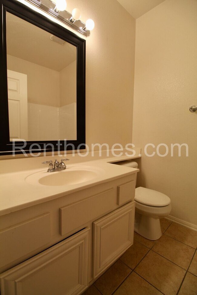 Building Photo - 13330 Via Bellarado