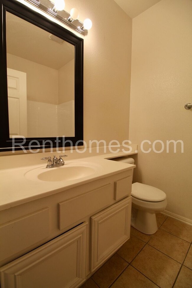 Building Photo - Torrey Highlands, 13330 Via Bellarado #2, ...