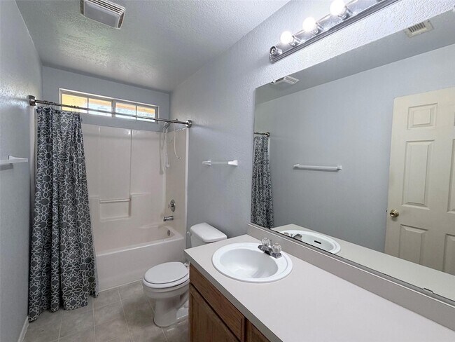Building Photo - 142 Nuuanu Ln