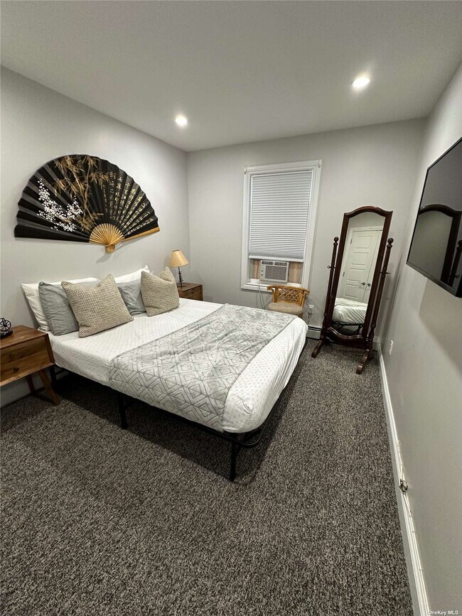 Building Photo - 288 Hendrix St