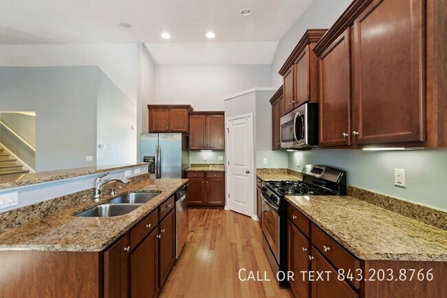 Building Photo - 341 Drayton Pl Dr