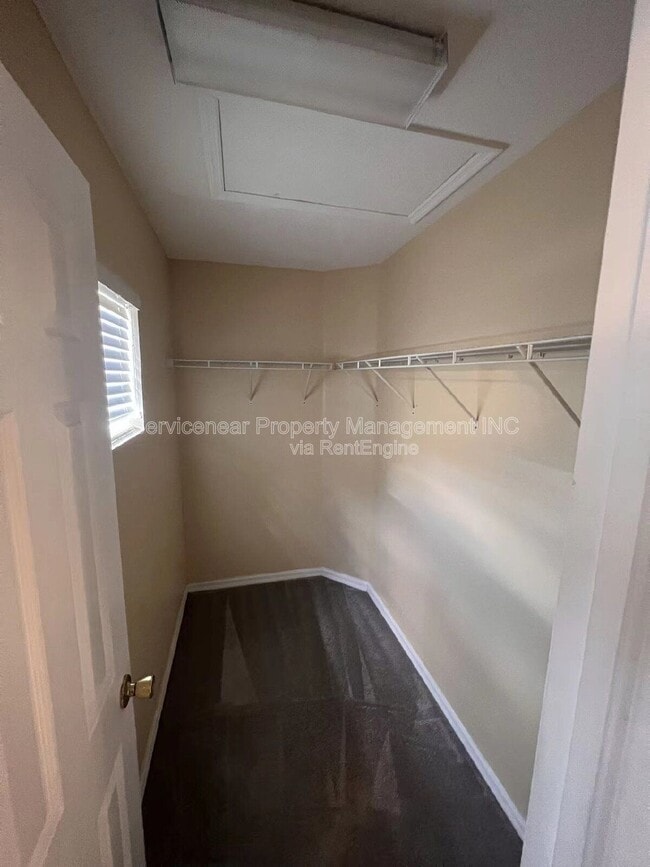 Building Photo - 8528 Sandpiper Ridge Ave