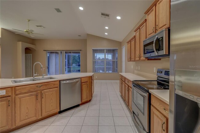 Building Photo - 10215 Evergreen Hill Dr