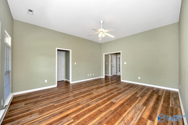 Building Photo - 247 De Jan Rd