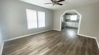 Building Photo - 918 3rd Ave S