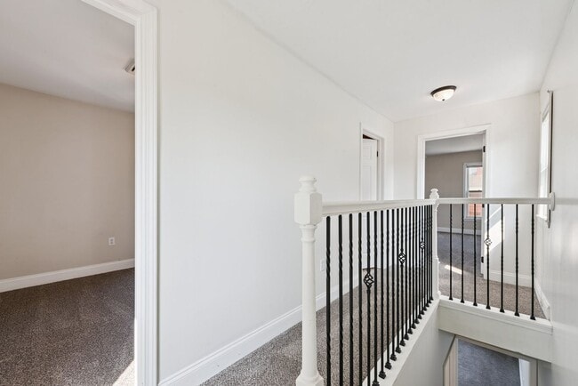 Building Photo - Stunning 2 Bedroom home in Greensburg available September 1!