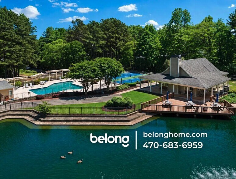 Building Photo - 33 Lakes Edge Dr