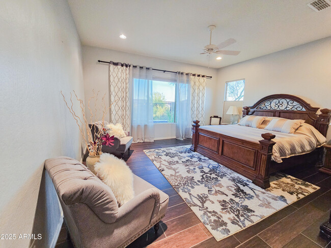 Building Photo - 5947 E Sienna Bouquet Pl