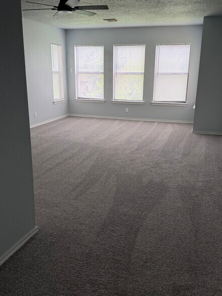 Master bedroom - 9647 Orchid Mdws