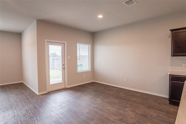 Building Photo - 21003 Seneca Willow Wy