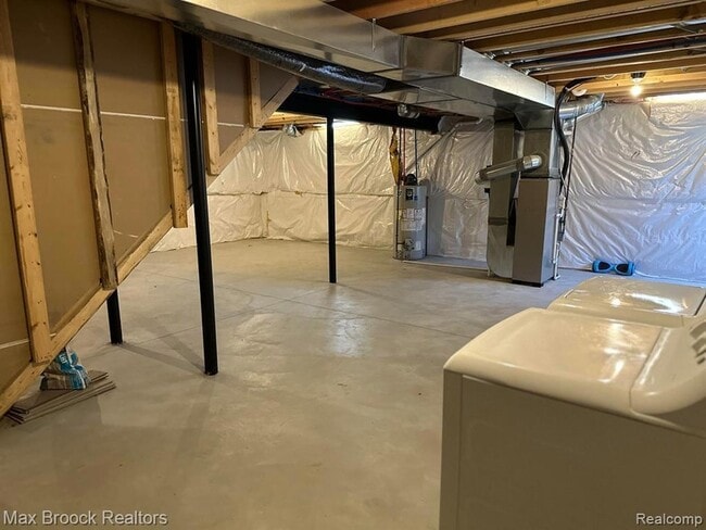 Building Photo - 1049 Birchwood Ave