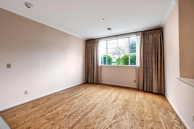 Building Photo - 3421 El Camino Real