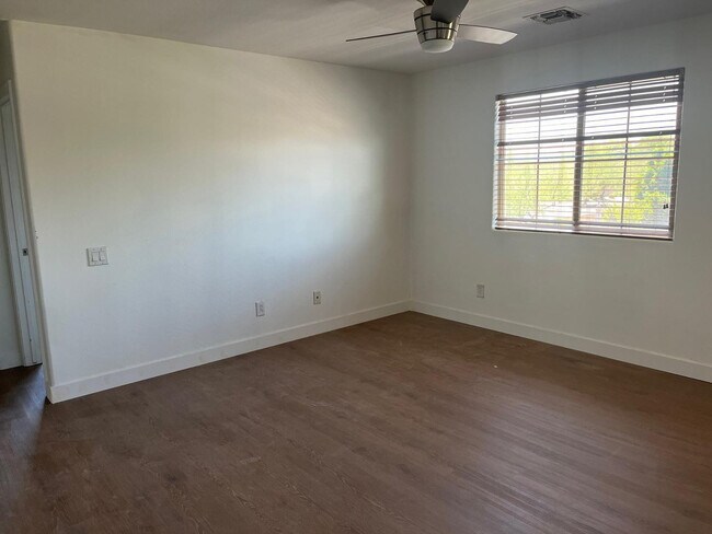 Building Photo - 16301 N 73rd Dr