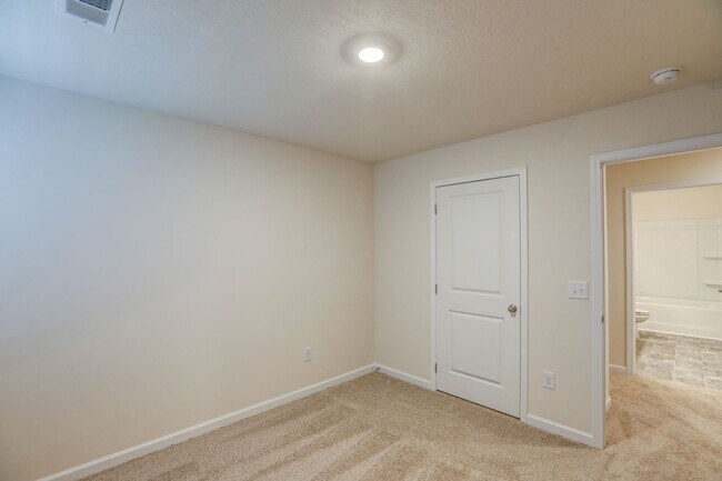 Building Photo - NEW CONSTRUCTION - 5 BDRMS, 3 BTHS, JOHNSON CITY