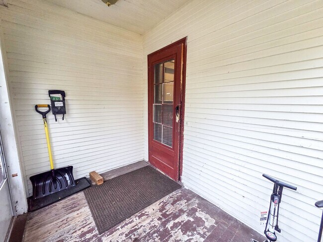 Building Photo - 1113 Drake St