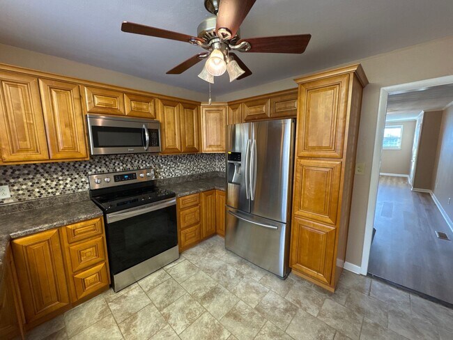 Building Photo - Charming 3BR Near MTSU & Downtown Murfreesboro