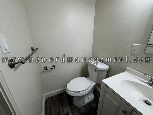 Building Photo - 04240CE