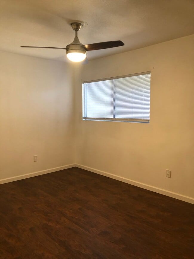 Building Photo - Upgraded 2b/1b duplex for rent!