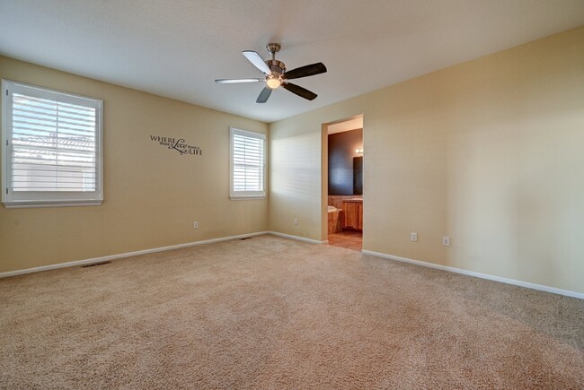 Building Photo - $2,675 - 2 Bed, 2 Bath Updated Condo in Hi...