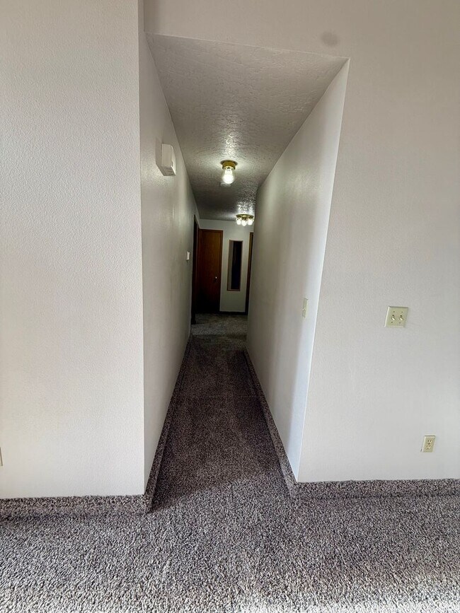 Building Photo - 3 bed 2 bath single family home in Nampa c...