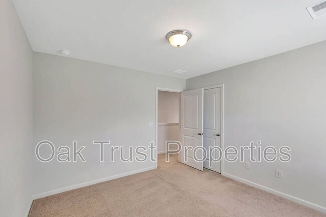 Building Photo - 215 Goshen Rd