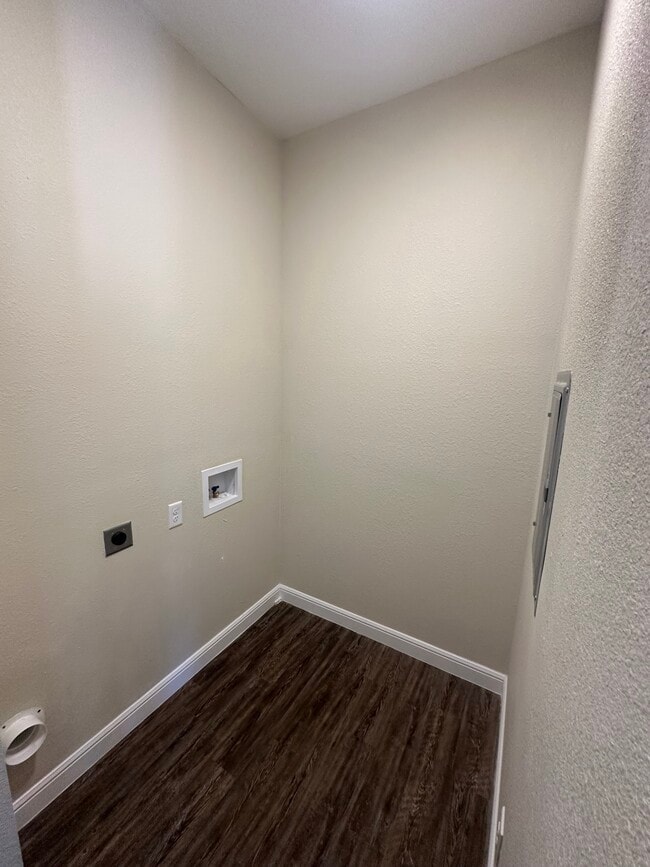 Laundry Hook Up - City Center Apartments