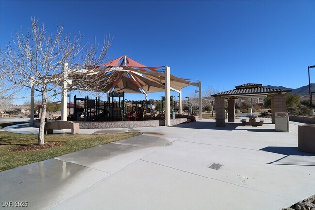 Building Photo - 2687 Bothwell Pl