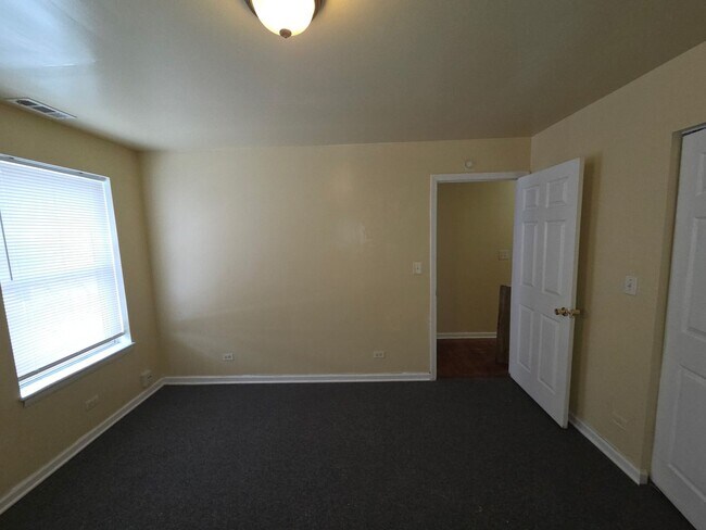 Building Photo - 6669 S Michigan Ave