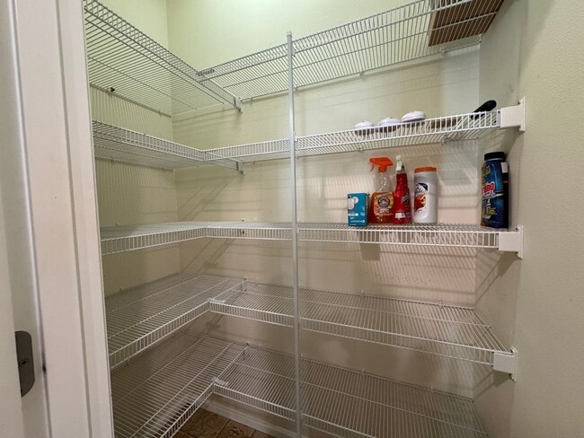 Building Photo - 2 Bed, 3 Bath in Cordata Neighborhood