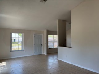 Building Photo - 28 Spring Loop Cir