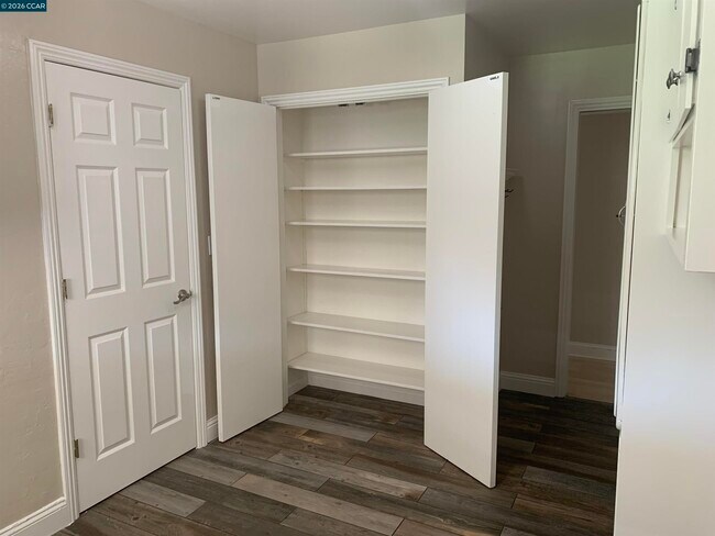 Building Photo - 1608 Claycord Ave