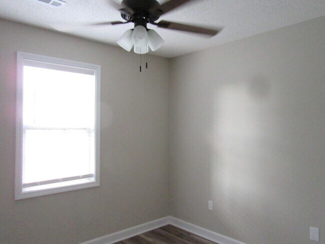 Building Photo - 1324 Waterway Dr