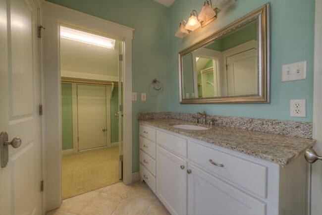 Building Photo - 4527 Avenue B