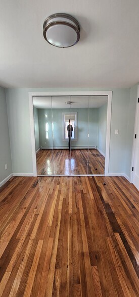 Building Photo - 32 N Main St