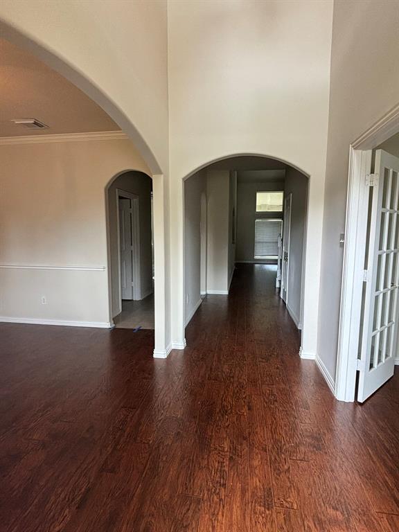 Building Photo - 3055 Fallbrook Dr