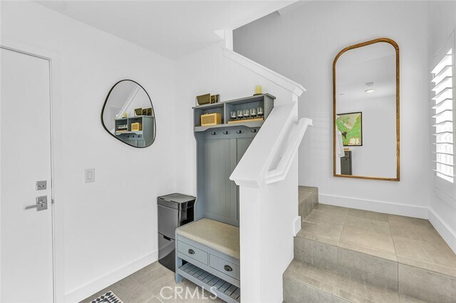 Building Photo - 1632 Doheny Way