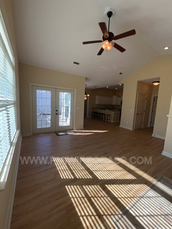 Building Photo - 306 Hidden Creek Cir