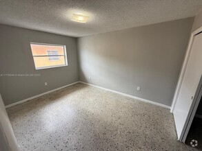 Building Photo - 3045 NW 21st Ct
