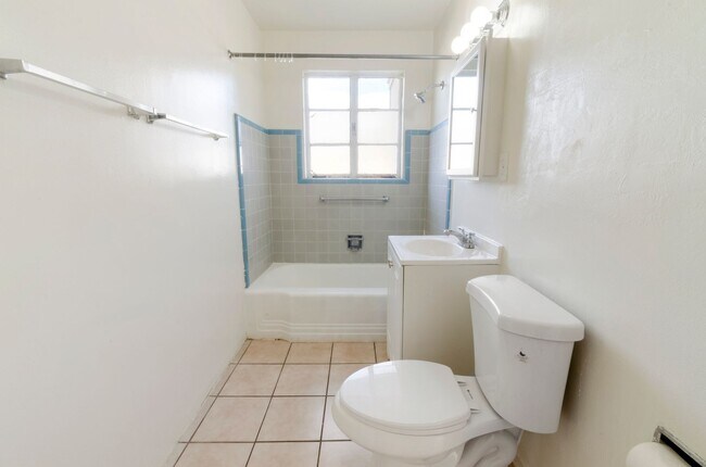 Building Photo - Charming 1-bedroom, 1-bath home in Tucsons most iconic neighborhood!