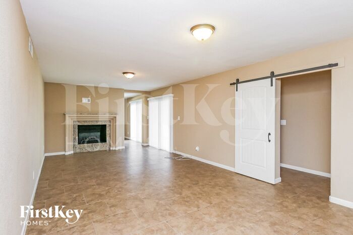 Building Photo - 4716 S Kenwood Ln
